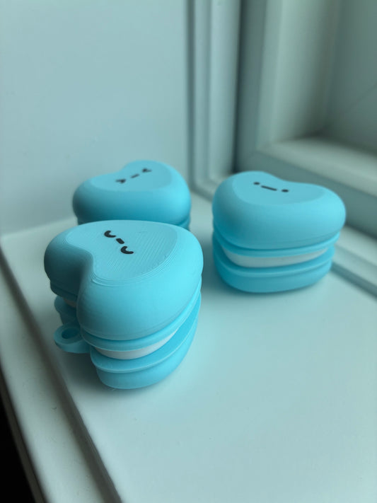 Macaroon Heart Clicker (Blue)